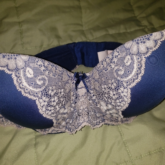Victoria Secret Bra - Picture 1 of 6